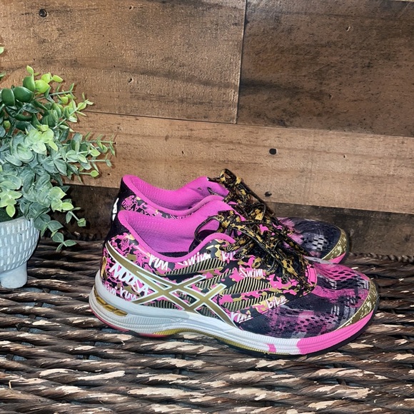 ASICS GEL-Noosa Tri 10 Gold Ribbon Running Shoes, Size 6 T5M9N - Picture 2 of 13